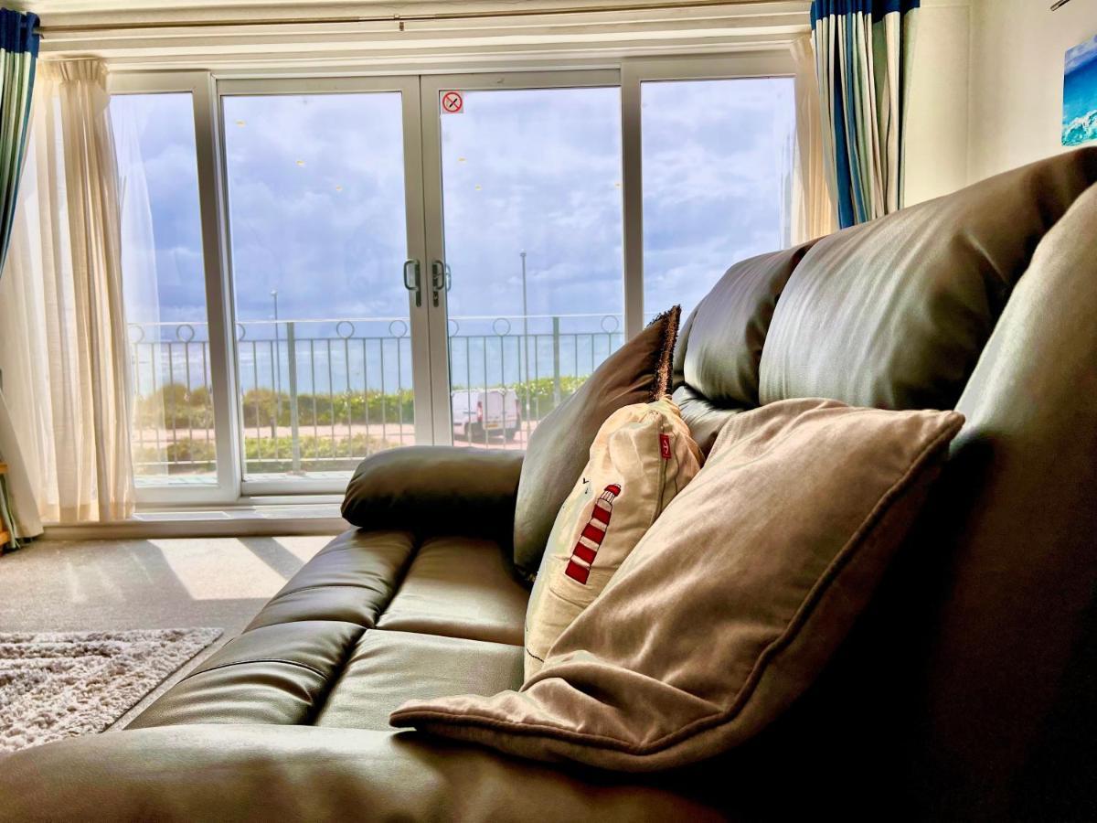 Stunning Beach Front House - Sleeps 6 Pwllheli Eksteriør billede