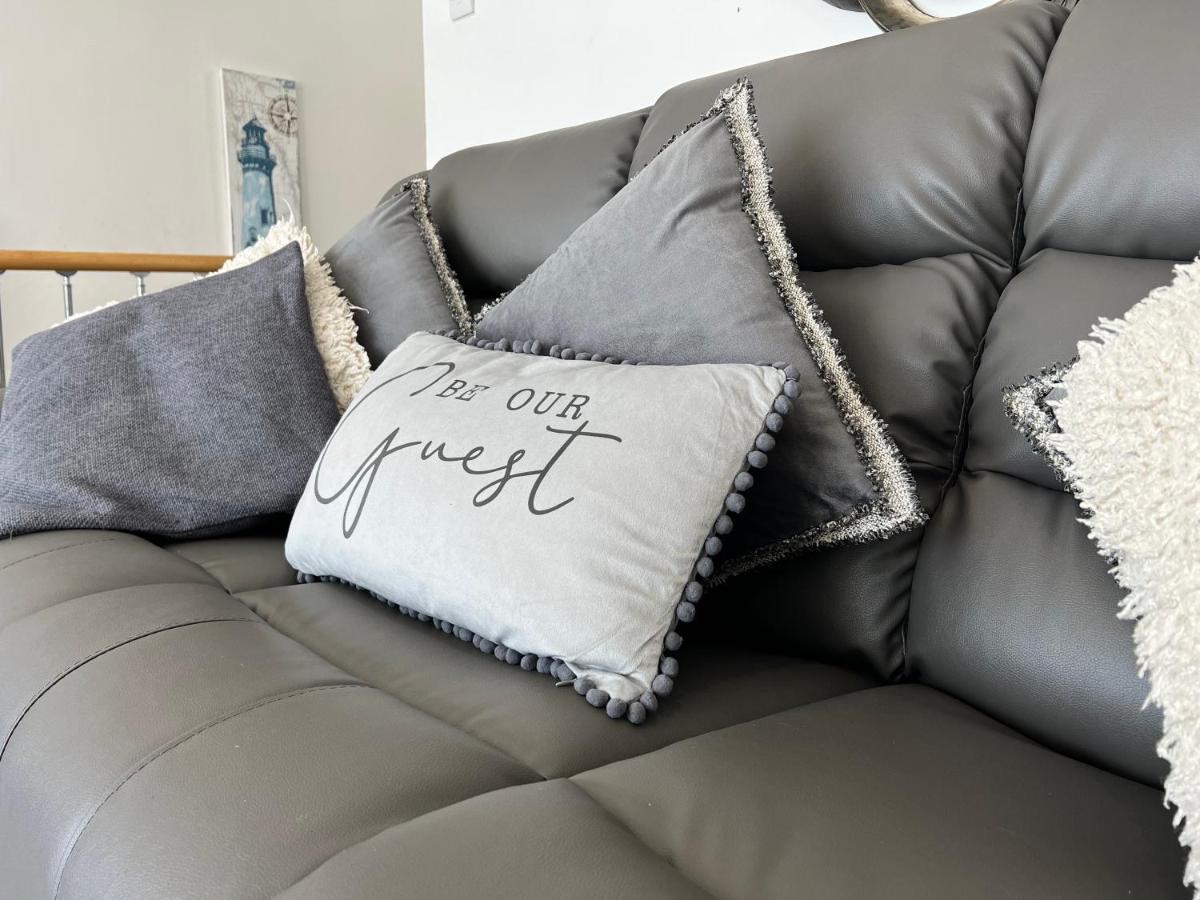 Stunning Beach Front House - Sleeps 6 Pwllheli Eksteriør billede