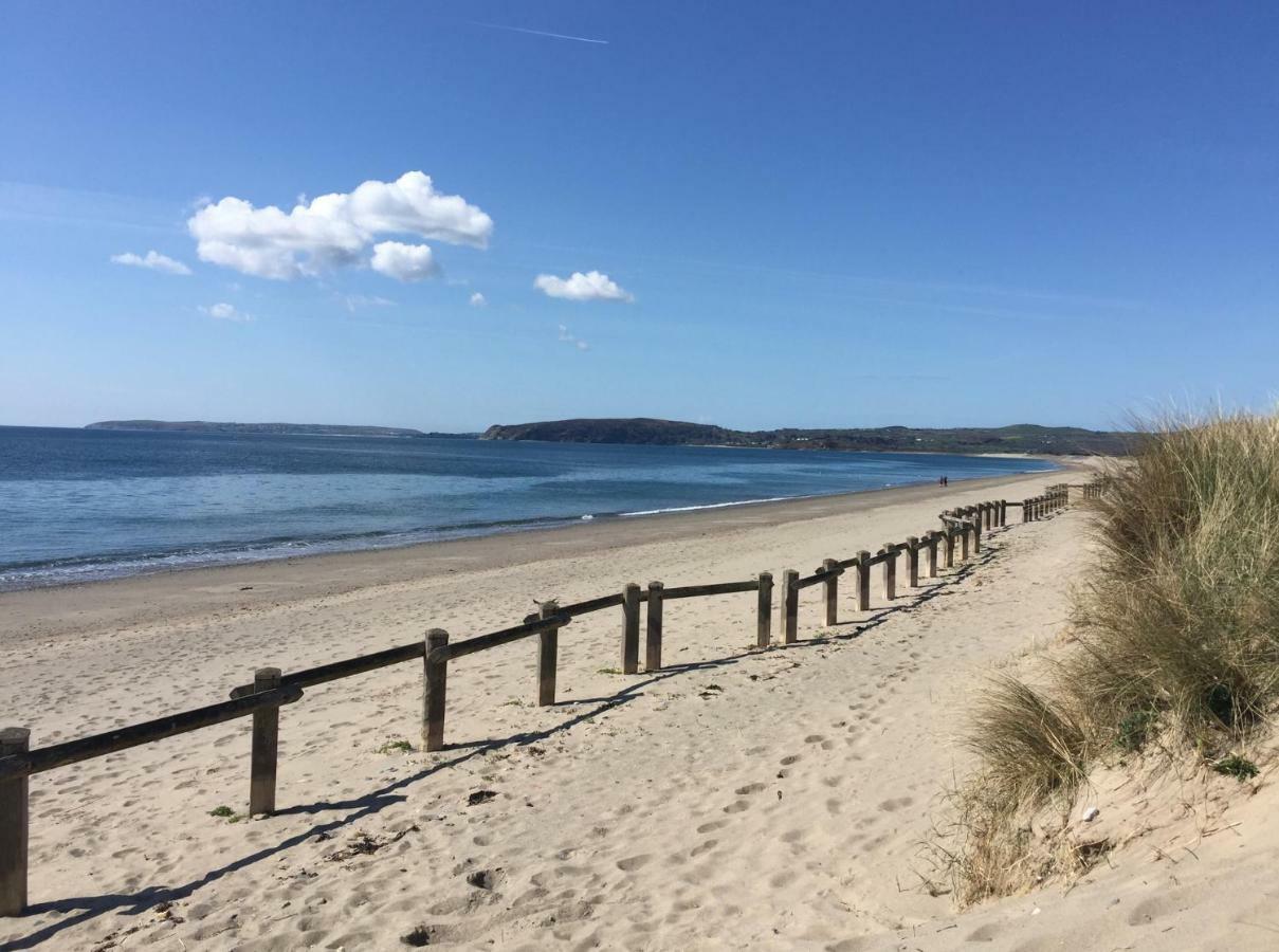 Stunning Beach Front House - Sleeps 6 Pwllheli Eksteriør billede