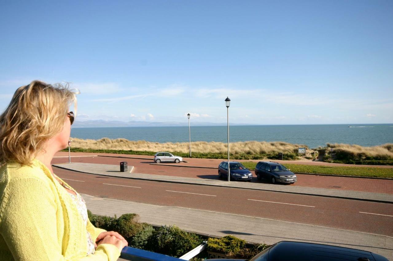 Stunning Beach Front House - Sleeps 6 Pwllheli Eksteriør billede