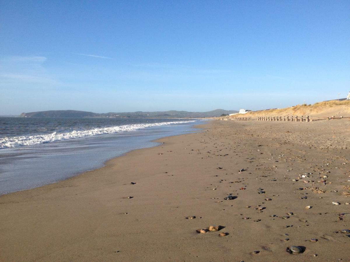 Stunning Beach Front House - Sleeps 6 Pwllheli Eksteriør billede