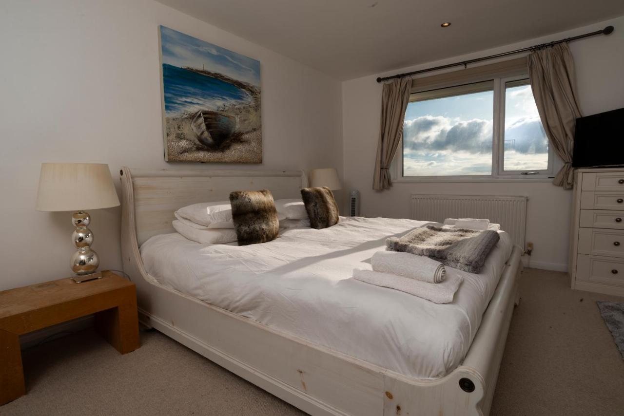 Stunning Beach Front House - Sleeps 6 Pwllheli Eksteriør billede